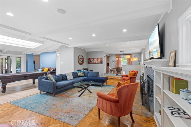 13405 Tiara Street, Valley Glen CA: https://media.crmls.org/medias/ca4ec60f-c3d3-4809-9ab6-e9057e95ed91.jpg