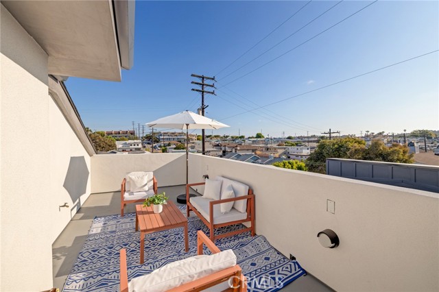 1802 Blossom Lane, Redondo Beach CA: https://media.crmls.org/medias/ca4ecbac-6353-4219-93ce-72e7a60e124d.jpg
