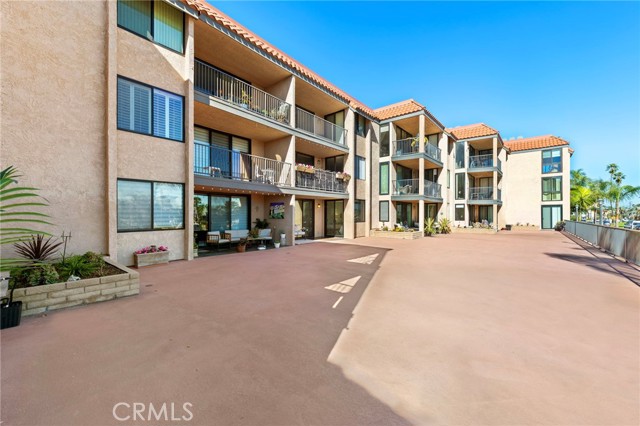 Detail Gallery Image 25 of 41 For 201 Bay Shore Ave #104,  Long Beach,  CA 90803 - 2 Beds | 2 Baths