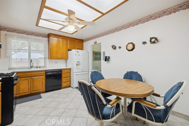 Detail Gallery Image 6 of 26 For 2983 Rosette St, Simi Valley,  CA 93065 - 4 Beds | 2 Baths