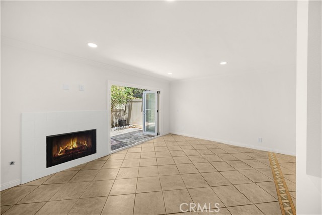 Detail Gallery Image 4 of 32 For 307 N Singingwood St #32,  Orange,  CA 92869 - 2 Beds | 1/1 Baths