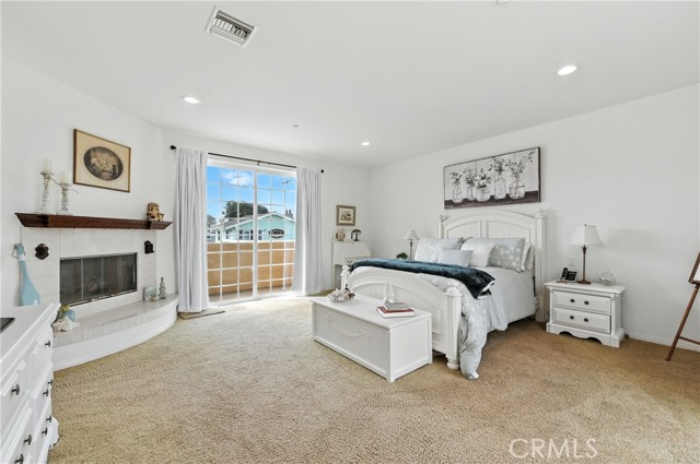 4931 Shoreline Way, Oxnard CA: https://media.crmls.org/medias/ca51a443-279e-430a-af16-92e9cda566f9.jpg