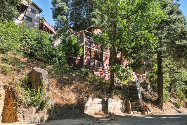 782 Virginia Court, Lake Arrowhead CA: https://media.crmls.org/medias/ca529d2a-6fac-4141-bf14-e81c3a11574d.jpg