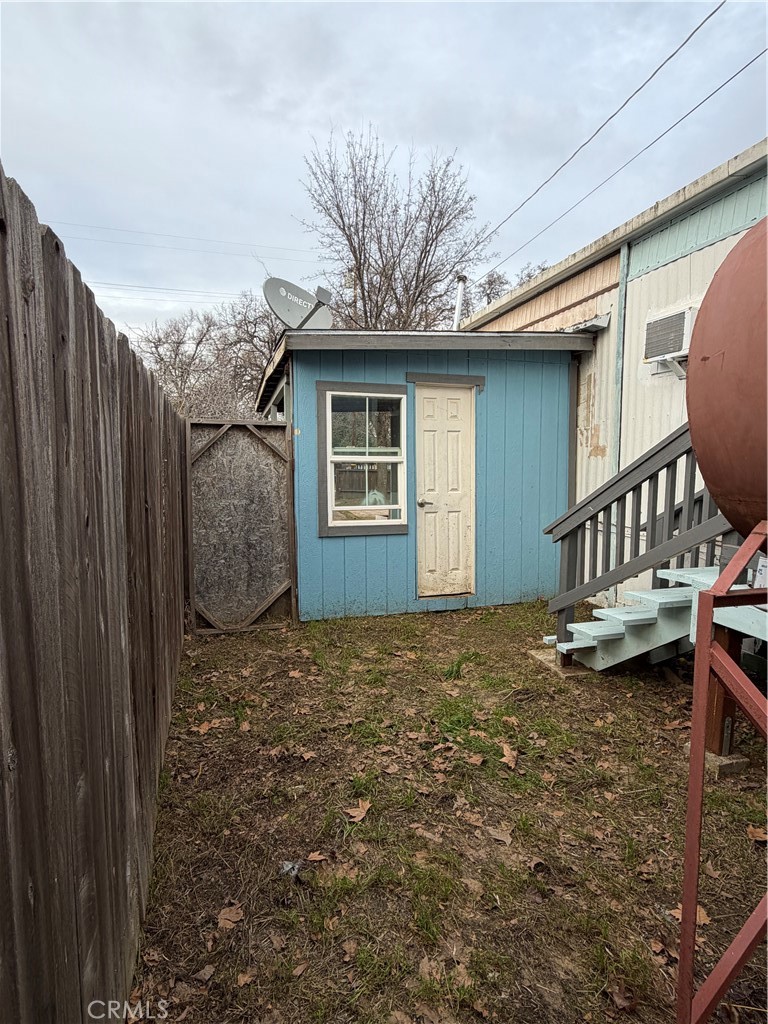 https://media.crmls.org/medias/ca52ec06-05de-48cd-87b0-b356b445069c.jpg?preset=X-Large
