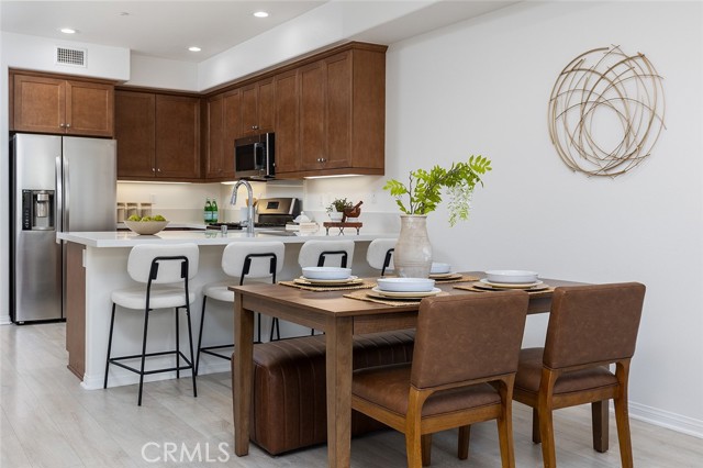 Detail Gallery Image 12 of 31 For 337 N Fenimore, Azusa,  CA 91702 - 4 Beds | 4 Baths