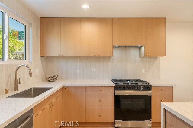 Detail Gallery Image 10 of 27 For 952 Cheyenne, Costa Mesa,  CA 92626 - 4 Beds | 2 Baths