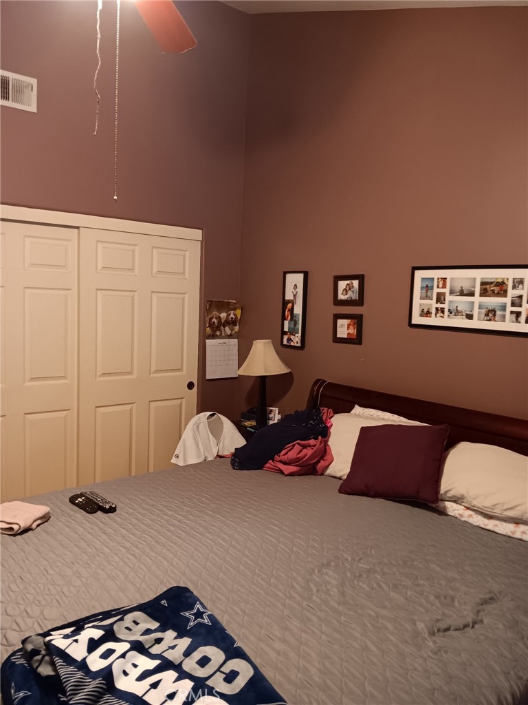 https://media.crmls.org/medias/ca54c886-4d35-470a-a057-ece32deb1a2f.jpg?preset=X-Large