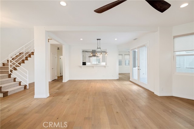 Detail Gallery Image 7 of 56 For 1707 Marshallfield #B,  Redondo Beach,  CA 90278 - 3 Beds | 3 Baths