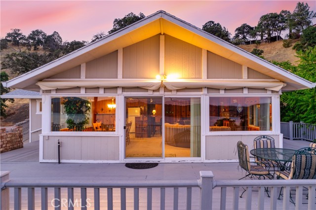 13041 San Joaquin Avenue, Clearlake CA: https://media.crmls.org/medias/ca5612e7-8a57-40bc-a302-1e3bd5aa801d.jpg