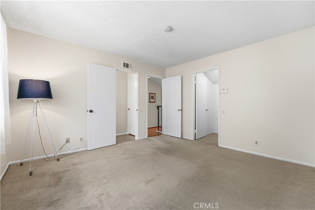 https://media.crmls.org/medias/ca561ed0-1874-483f-9226-8d551728cd36.jpg?preset=X-Large