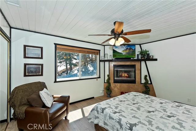 Detail Gallery Image 18 of 39 For 42972 Falls Ave, Big Bear Lake,  CA 92315 - 2 Beds | 3 Baths