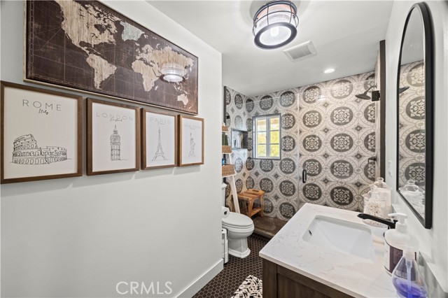 Detail Gallery Image 14 of 42 For 5981 Lakeview Ave, Yorba Linda,  CA 92886 - 4 Beds | 2/1 Baths