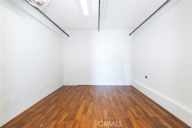 Detail Gallery Image 17 of 29 For 17425 Emelita, Encino,  CA 91316 - 2 Beds | 1 Baths