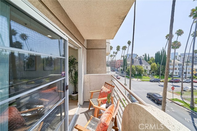 Detail Gallery Image 15 of 21 For 345 S Alexandria Ave #212,  Los Angeles,  CA 90020 - 2 Beds | 2 Baths