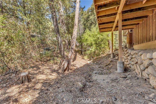 25405 Point Of Rocks Drive, Idyllwild CA: https://media.crmls.org/medias/ca5930da-1f0a-4f9f-985d-e7523048d5c4.jpg