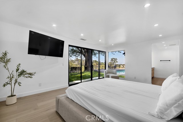 17072 Oak View Drive, Encino CA: https://media.crmls.org/medias/ca597ae0-3d59-494b-a827-6a203e9eb09d.jpg