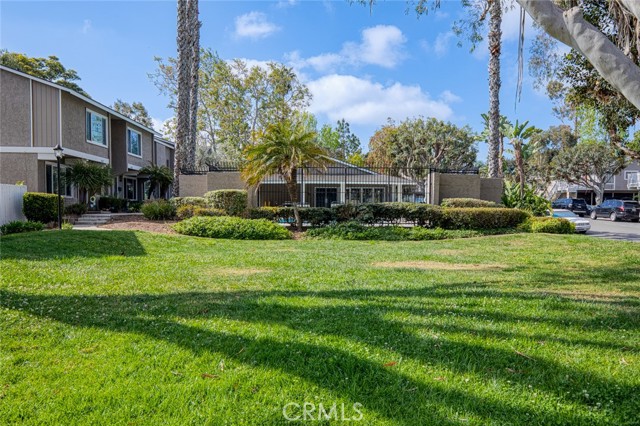 8482 Benjamin Drive, Huntington Beach CA: https://media.crmls.org/medias/ca59e289-1bc3-414e-8b4e-e75d56678c0e.jpg