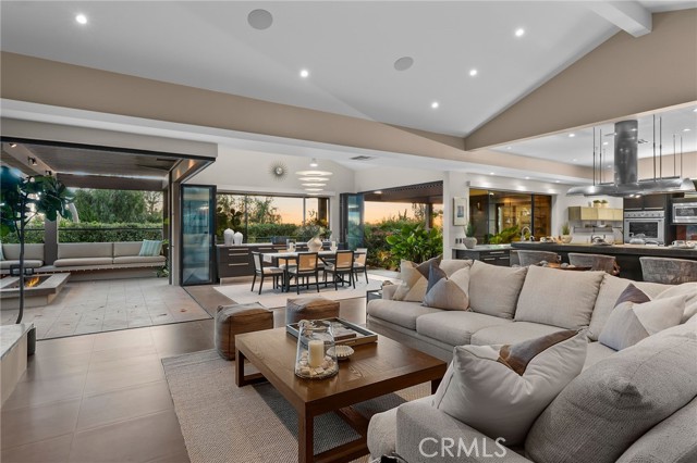 1 Crestwind Drive, Rancho Palos Verdes CA: https://media.crmls.org/medias/ca5a1860-5764-4e16-9081-879e5f4bcc4a.jpg