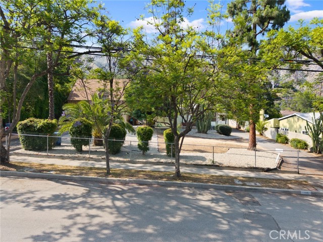 181 E Alegria Avenue, Sierra Madre CA: https://media.crmls.org/medias/ca5a6170-3da0-47e0-a1a1-dccade887c99.jpg