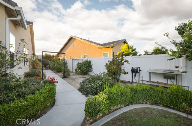 Detail Gallery Image 33 of 40 For 2228 Swanfield, Bakersfield,  CA 93311 - 2 Beds | 2 Baths