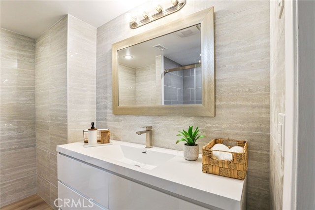 Detail Gallery Image 17 of 42 For 2270 via Puerta #N,  Laguna Woods,  CA 92637 - 2 Beds | 2 Baths