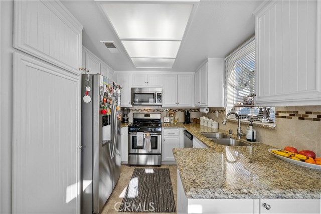 Detail Gallery Image 10 of 42 For 26964 Flo Ln #324,  Canyon Country,  CA 91351 - 2 Beds | 2 Baths
