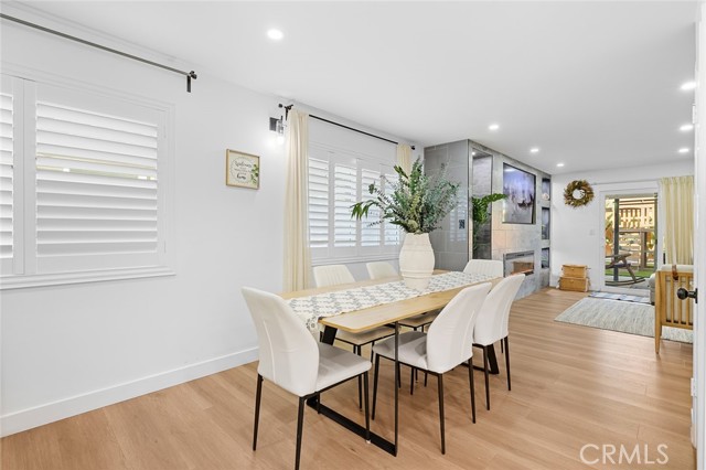 Detail Gallery Image 9 of 45 For 16782 Heritage Ln, Huntington Beach,  CA 92647 - 4 Beds | 2 Baths