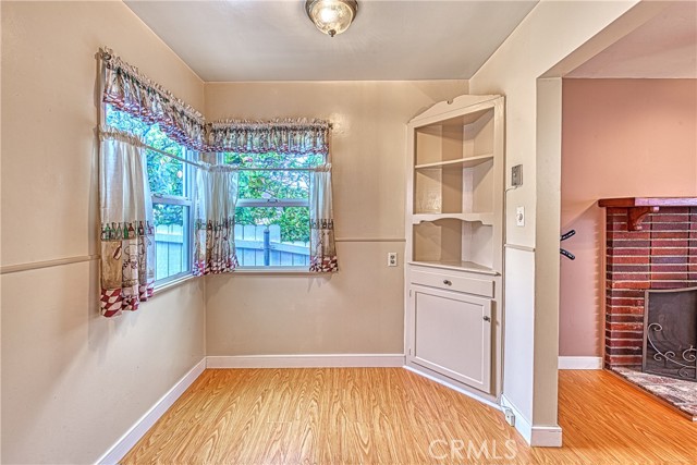 3611 Fourth Avenue, Glendale CA: https://media.crmls.org/medias/ca5bf929-ab06-4145-88c3-570ab8ff2791.jpg