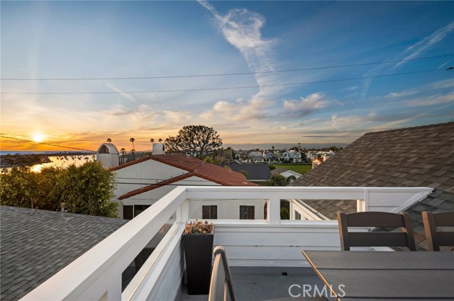 Detail Gallery Image 9 of 30 For 409 Dahlia, Corona Del Mar,  CA 92625 - 3 Beds | 3 Baths