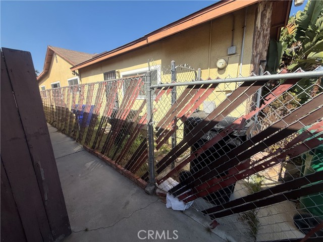 https://media.crmls.org/medias/ca5d0cf7-1ecf-453d-8c61-70f76b8a16d7.jpg