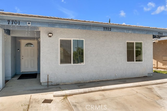 Detail Gallery Image 2 of 61 For 7701 Baird Ave, Reseda,  CA 91335 - – Beds | – Baths