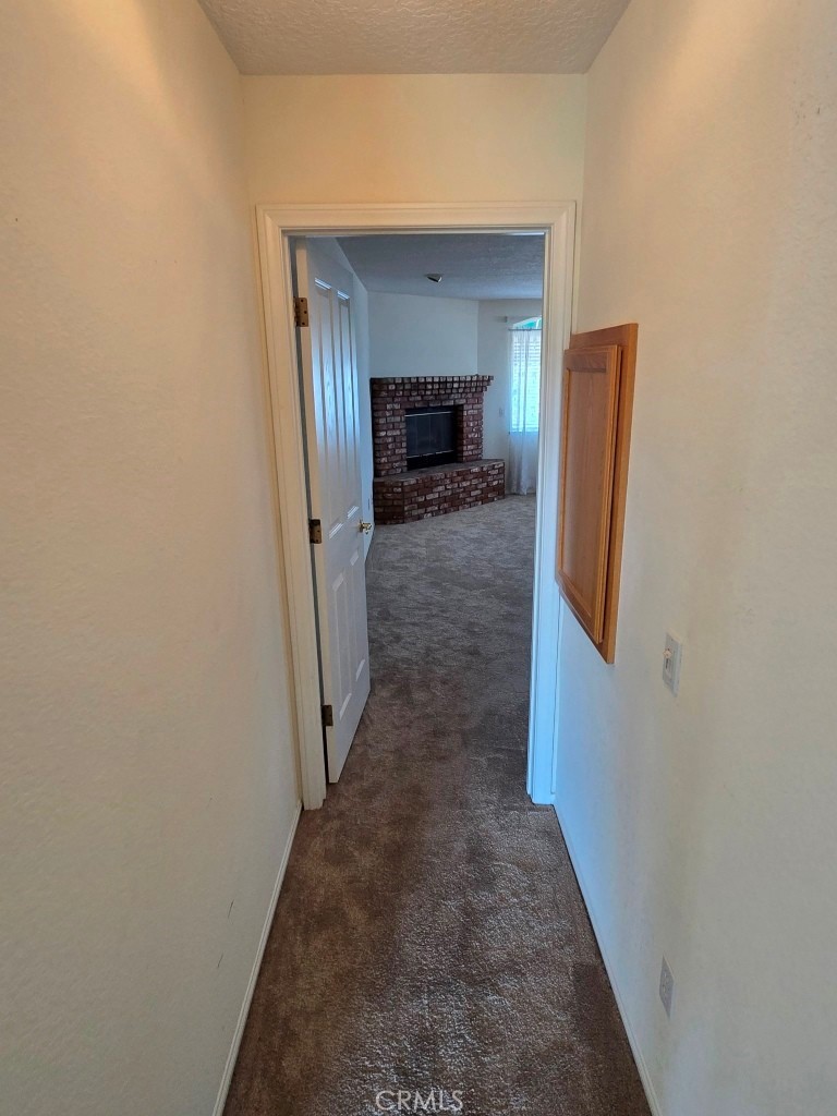 https://media.crmls.org/medias/ca5e1ce4-16f4-4bd5-aa62-9a1cc30bf8c4.jpg?preset=X-Large