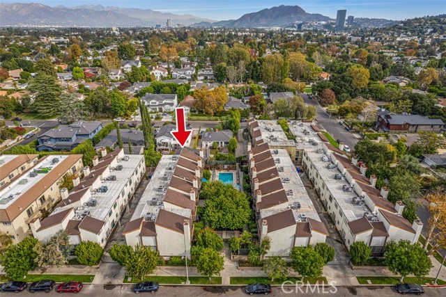 Detail Gallery Image 46 of 53 For 4218 Troost #20,  Studio City,  CA 91604 - 3 Beds | 2/1 Baths