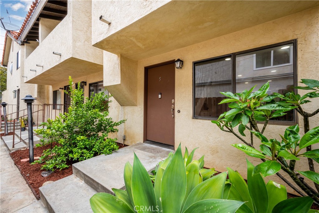 2061 Chatsworth - photo 7