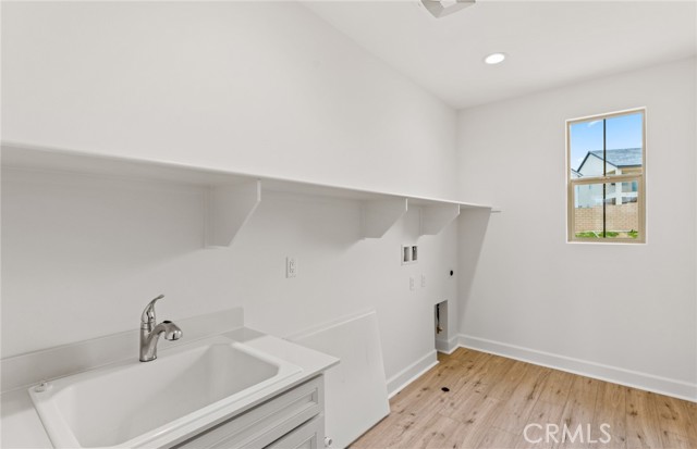 Detail Gallery Image 32 of 49 For 11763 Quailrun Ct, Chatsworth,  CA 91311 - 5 Beds | 5/1 Baths