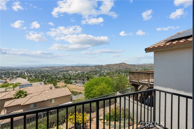 27711 Adonis Lane, Canyon Country CA: https://media.crmls.org/medias/ca6143bc-4b7d-4094-ac48-8b7bed9cbe82.jpg