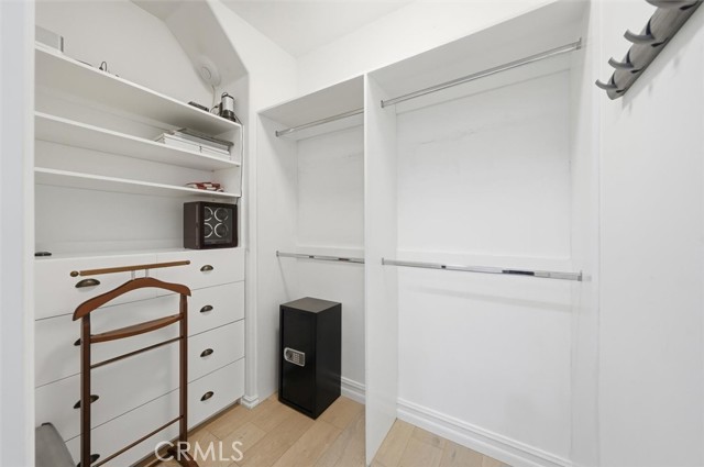 Detail Gallery Image 37 of 71 For 406 S Gertruda, Redondo Beach,  CA 90277 - 5 Beds | 4/1 Baths