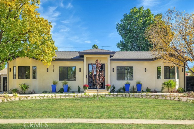 Detail Gallery Image 2 of 53 For 7714 Lasaine Ave, Northridge,  CA 91325 - 3 Beds | 3/1 Baths