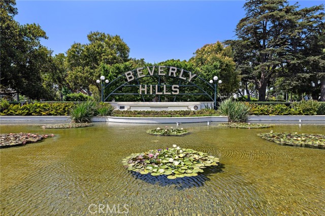 609 N Oakhurst Drive, Beverly Hills CA: https://media.crmls.org/medias/ca62a75d-4f21-4576-ae8b-9ac4cb62179c.jpg