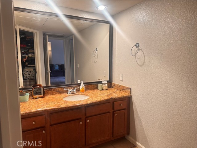 Detail Gallery Image 12 of 25 For 1980 Las Colinas Cir #301,  Corona,  CA 92879 - 2 Beds | 2 Baths