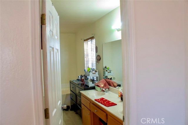 Detail Gallery Image 10 of 33 For 2901 Flint Hills, Bakersfield,  CA 93313 - 4 Beds | 2 Baths