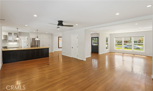 Detail Gallery Image 17 of 43 For 933 W Riviera Dr., Santa Ana,  CA 92705 - 3 Beds | 2/1 Baths