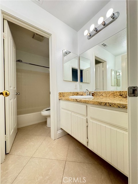 Detail Gallery Image 25 of 32 For 46 Middlebury Ln, Irvine,  CA 92620 - 3 Beds | 2/1 Baths