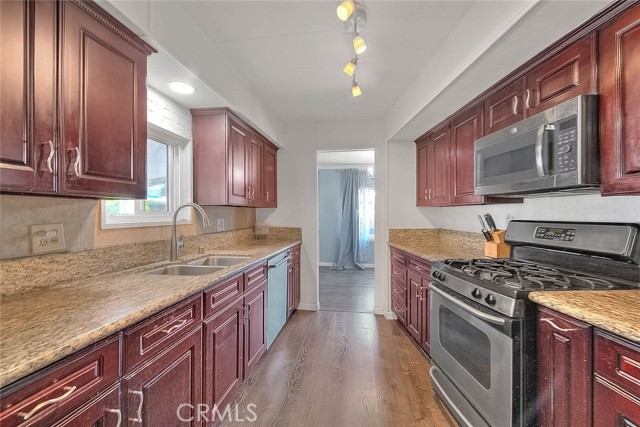 Detail Gallery Image 12 of 34 For 1630 S Barranca, Glendora,  CA 91740 - 2 Beds | 2 Baths