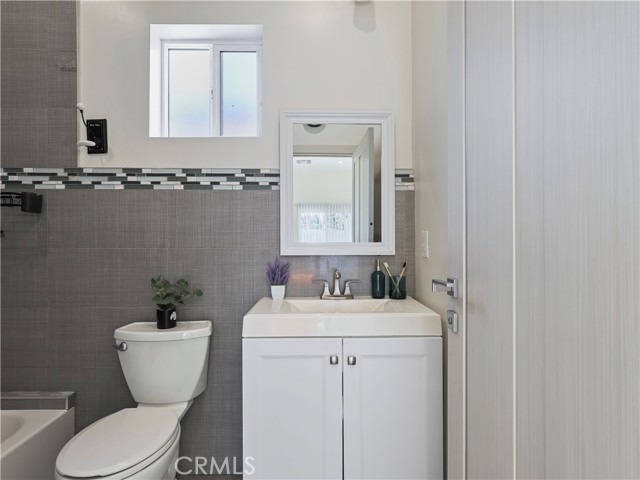 Detail Gallery Image 23 of 45 For 15801 Chatsworth, Granada Hills,  CA 91344 - – Beds | – Baths