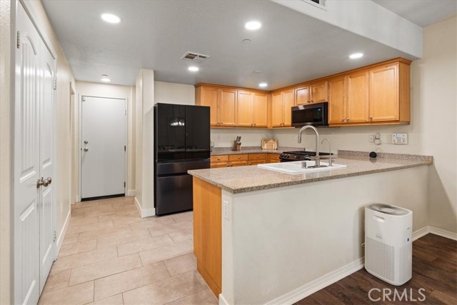 Detail Gallery Image 5 of 13 For 610 Flathead River St, Oxnard,  CA 93036 - 2 Beds | 2/1 Baths