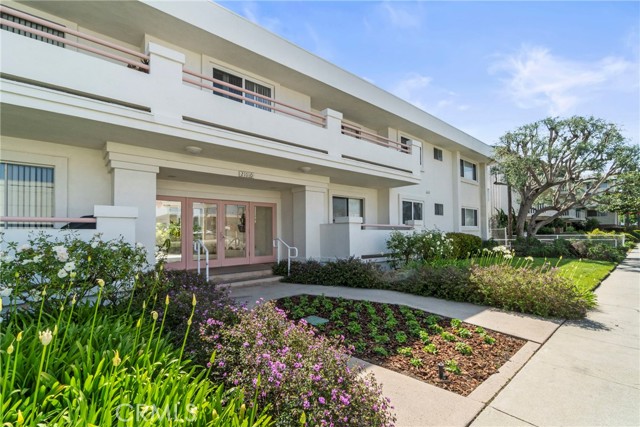 Detail Gallery Image 1 of 1 For 21010 Anza Ave #8,  Torrance,  CA 90503 - 3 Beds | 2 Baths