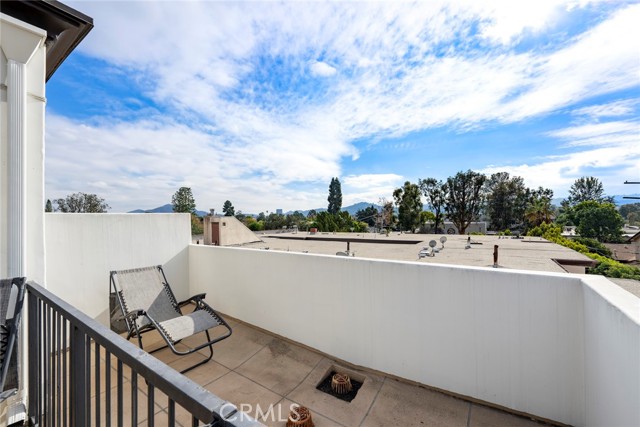 Detail Gallery Image 31 of 36 For 5027 Colfax Ave #1,  Valley Village,  CA 91601 - 3 Beds | 3 Baths
