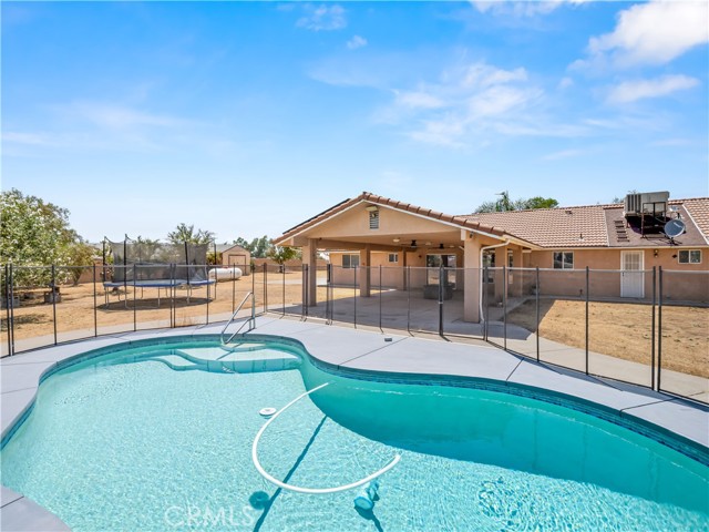 16099 Karen Road, Madera CA: https://media.crmls.org/medias/ca678d92-e5d0-4cd7-ae16-d07e064e7534.jpg