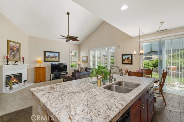 Detail Gallery Image 14 of 45 For 17648 Fan Palm Ln, Riverside,  CA 92503 - 4 Beds | 2 Baths